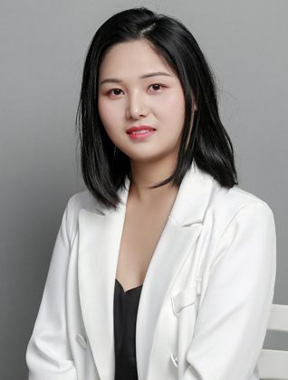 赫拟欣装饰设计师-何甜甜