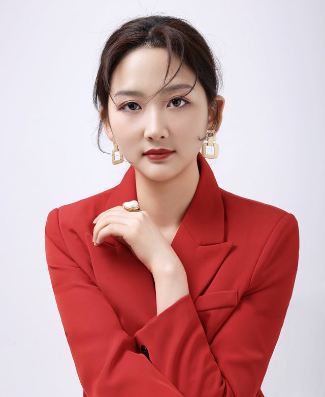 赫拟欣装饰设计师-黄纯